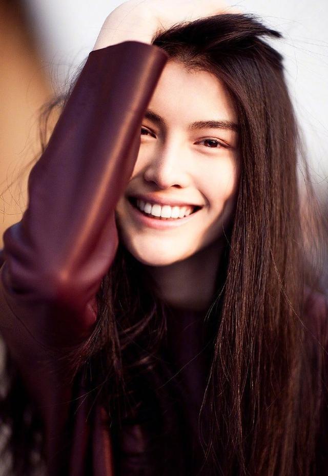 陈伟霆的女朋友，陈伟霆女友（陈伟霆何穗恋情疑曝光）