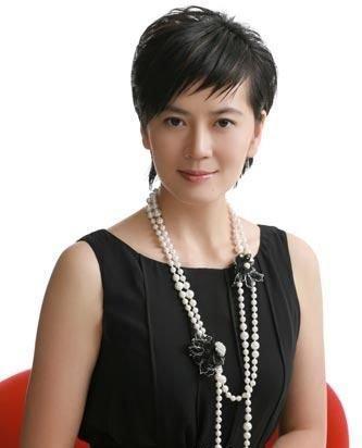 从央视名嘴到"涉案被查",经历人生跌宕后的沈冰,44岁在家相夫教女