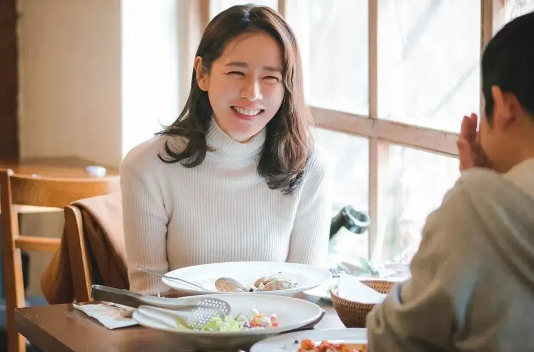 李采潭个人信息，请问这是什么电影（2021年韩国10大“最美女演员”）