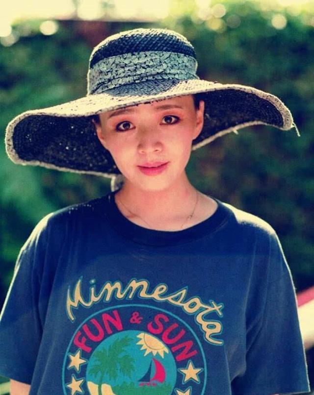 与宋丹丹离婚后，英达14年来对巴图不闻不问，是“渣”还是通透？