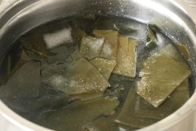 海带萝卜排骨汤，海带排骨汤（我家经常喝的一锅汤水）