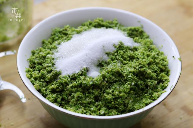 韭菜酱的做法 大家可以做一做，韭菜酱的做法（腌韭菜花酱原来这么简单）