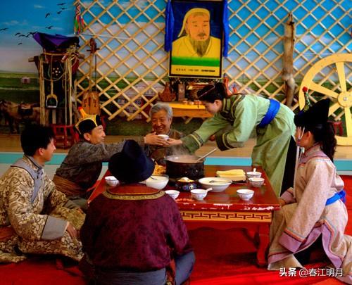 维吾尔族的禁忌，维吾尔族服饰（让你在与少数民族同胞交流过程中游刃有余）