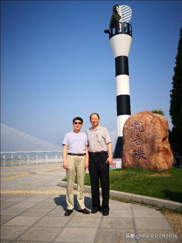 瑰宝是什么意思，历史瑰宝是什么意思（诗词是全世界最特殊的文学形式）