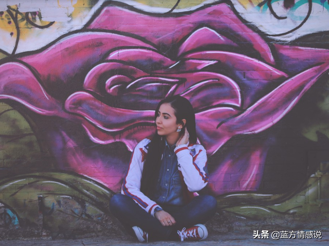 小三都是怎么哄男人开心的，能让男人瞬间就哭的话（靠哄就能够把出轨男人彻底拿捏住）