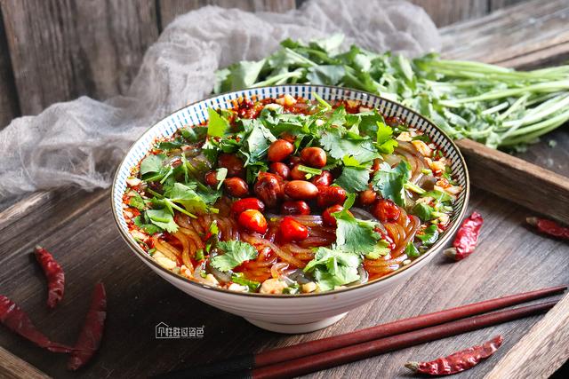 四川正宗酸辣粉，最好吃的酸辣粉牌子排行榜（开店20年的老师傅教您正宗酸辣粉做法）