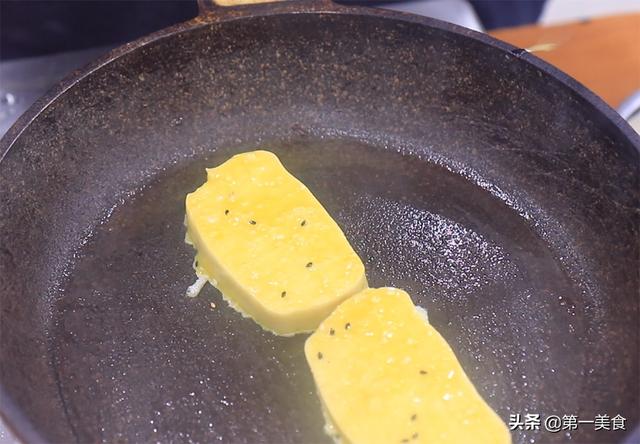 香煎馒头片的做法，香煎馒头片的做法大全（煎馍片直接下锅煎不对）