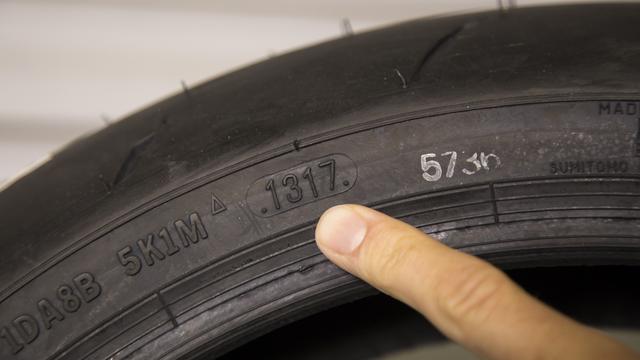 摩托车胎压多少，摩托车胎压多少bar（汽车轮胎你知道用多久）