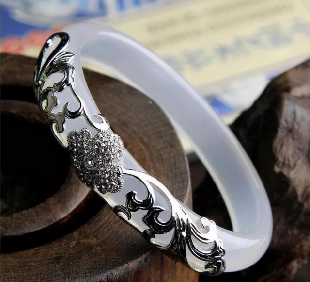 金750是什么金，au750项链是什么金（再也不怕看不懂G990、PT990…）