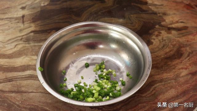 蛋浇饭做法介绍，蛋浇饭做法（这才是“西红柿鸡蛋盖浇饭”的家常做法）