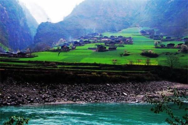 云南有哪些旅游景点，云南昭通有哪些旅游景点（怒江州10大最好玩的地方）