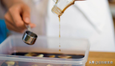 味淋是什么调料，味淋是什么东西（这种“料酒”一点也不辣）