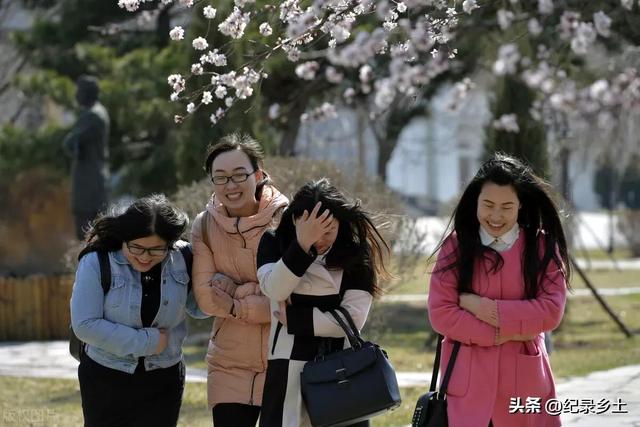 地上牛蛇平一线是什么生肖，最美地平线是什么生肖（老话说：初九姻缘一线牵）