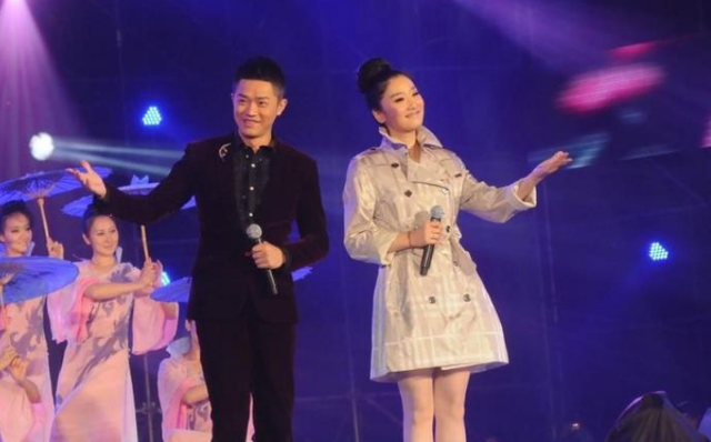 揭秘凤凰传奇“真实关系”：玲花结婚曾毅大哭，曾毅结婚玲花大醉