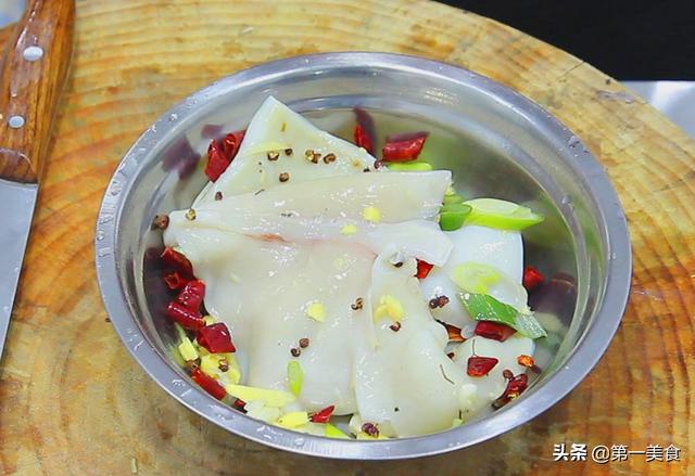 孜然鱿鱼嘴做法窍门，大厨分享孜然鱿鱼的饭店做法