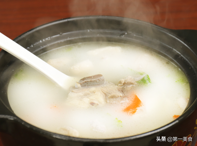 怎样炖羊排炖出来又嫩又好吃，回族大厨教你清炖羊排