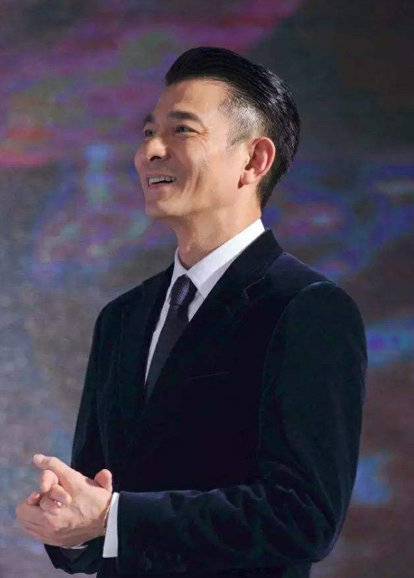 刘德华被谁打过巴掌谁摆平的,刘德华挨了一巴掌(刘德华不愿再提及的