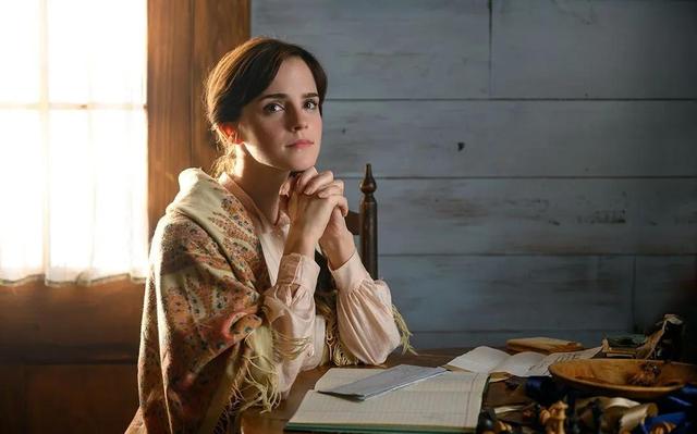 赫敏扮演者，哈利波特赫敏扮演者（9岁火遍全球17岁身价8800万）