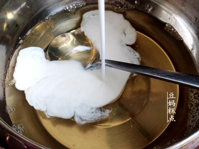 红豆椰汁糕怎么做，椰浆红豆糕最简单做法（常吃皮肤白净不长斑）