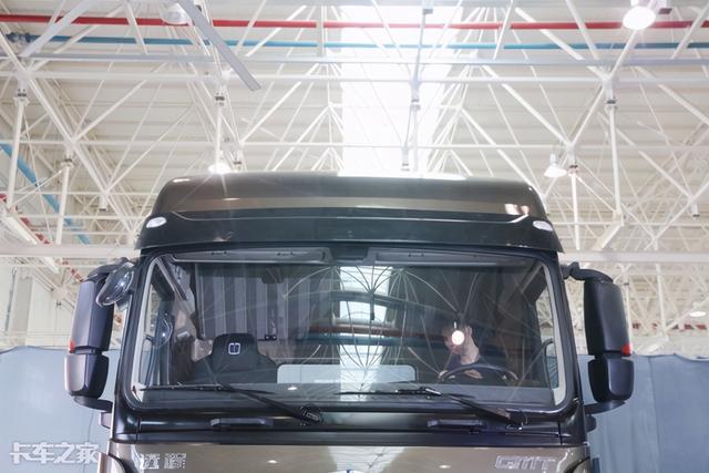 m100甲醇汽油，甲醇汽油怎么样（吉利M100甲醇重卡35万起售）