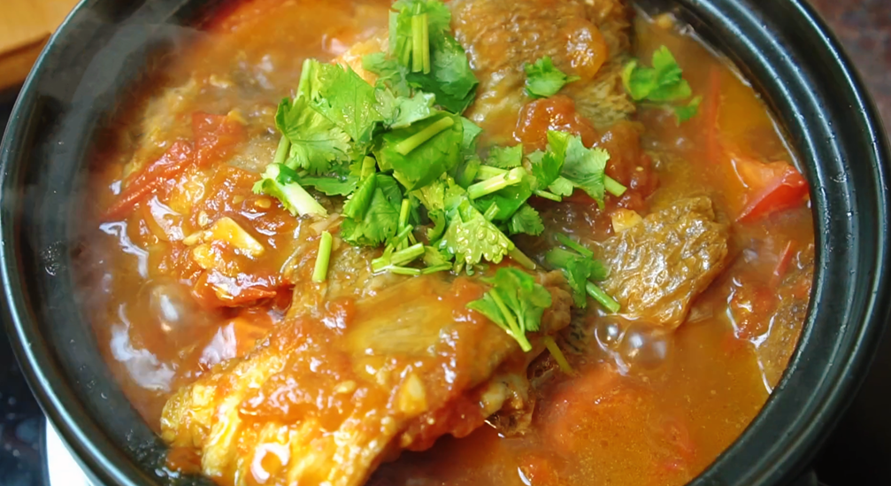 图片[1]-【番茄焖鲈鱼】做法步骤图 加2番茄 酸甜开胃连汤汁都不剩-起舞食谱网