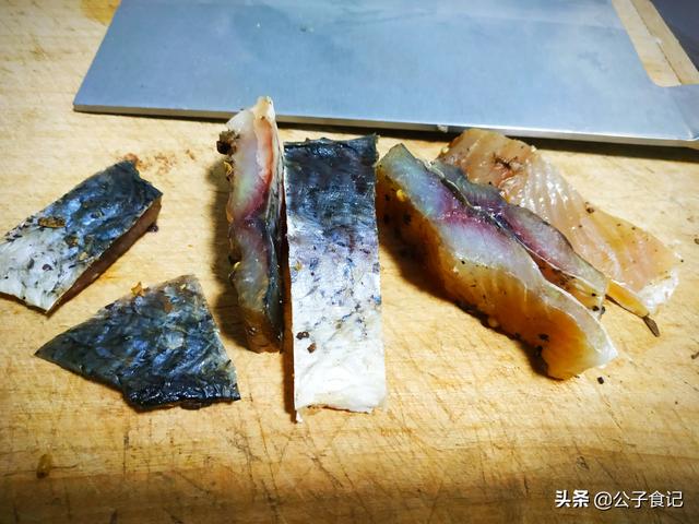 腊鱼怎么炒好吃，腊鱼怎么炒好吃又嫩（一道让我惦记了一年的菜）
