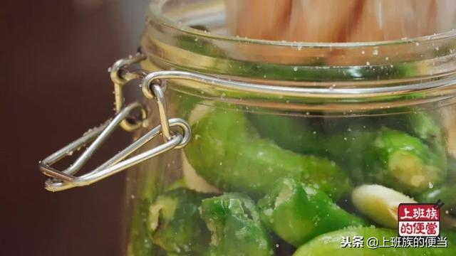 辣椒好吃下饭的做法，辣椒这样做比肉还香