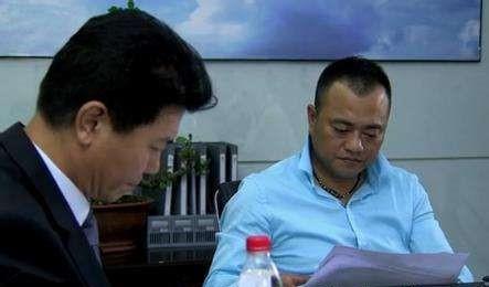 李宝敏狂揍社会人视频，李宝敏（张家豪与李宝敏在酒吧发生冲突）