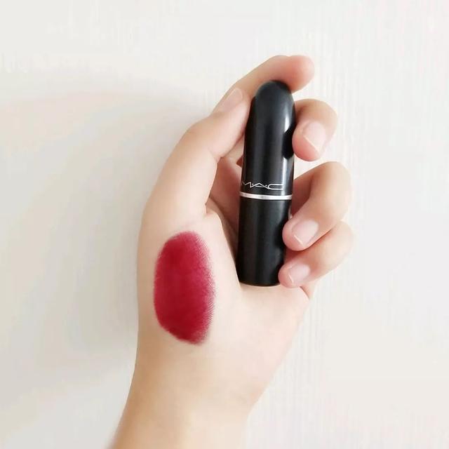 mac真假辨别，mac口红真假辨别（你要注意了你的Mac可能是假货）