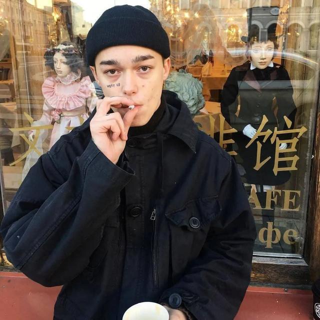 男头。忘掉种过的花，微信头像，男头。忘掉种过的花，重新开始。（“其实我不太懂喜欢）