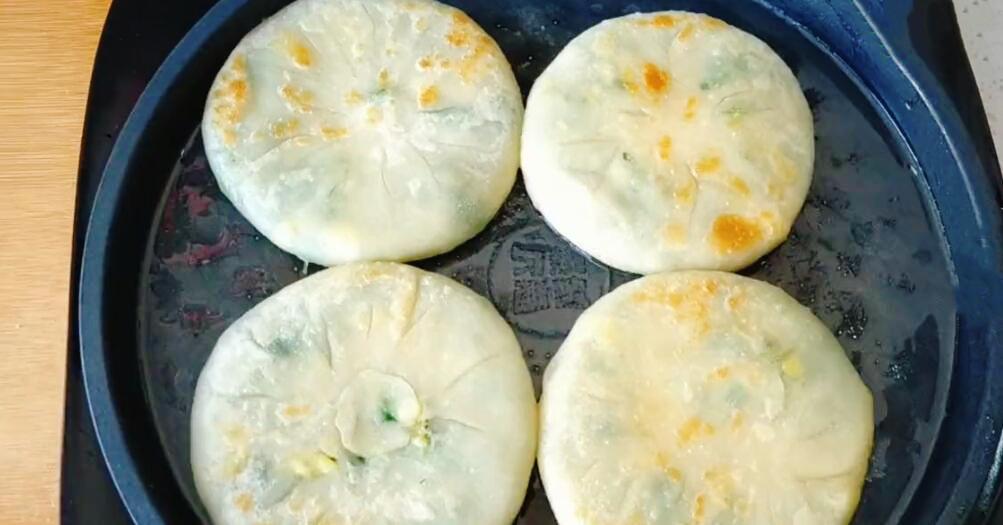 图片[5]-【韭菜盒子】做法步骤图 鲜香味美 连吃3个不够-起舞食谱网