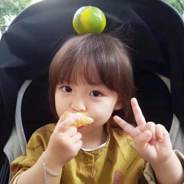 男生锁骨部位图，微信头像，男生锁骨部位图（有趣的肚子弹来弹去。）