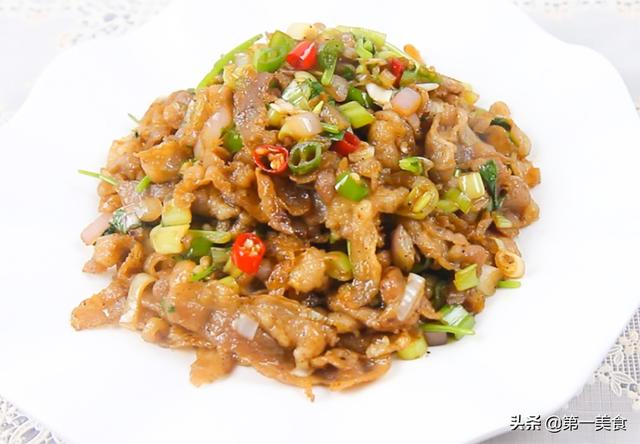 肥牛卷怎么做好吃，洋葱爆炒肥牛卷的做法——肥牛卷怎么做好吃（试试这道黑椒葱爆肥牛）