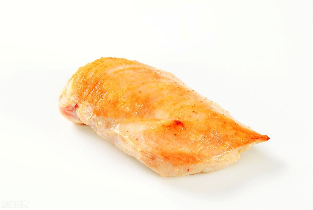 鸡胸肉的热量(凉拌鸡胸肉的热量是多少)