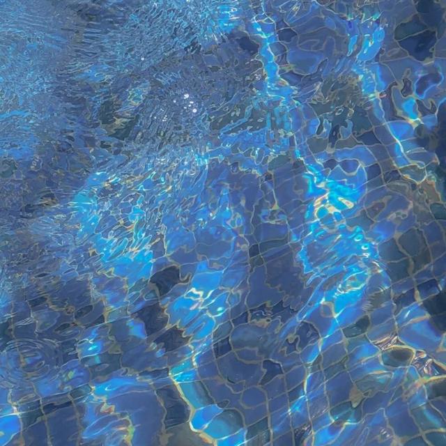 蓝色背景图，蓝色背景图片竖版（蓝色系朋友圈背景图）