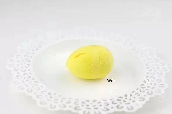 新粉扑的正确使用方法是什么，刚买的粉扑应该怎么用（一只“小小”的海绵粉扑居然有“百种”使用方法）