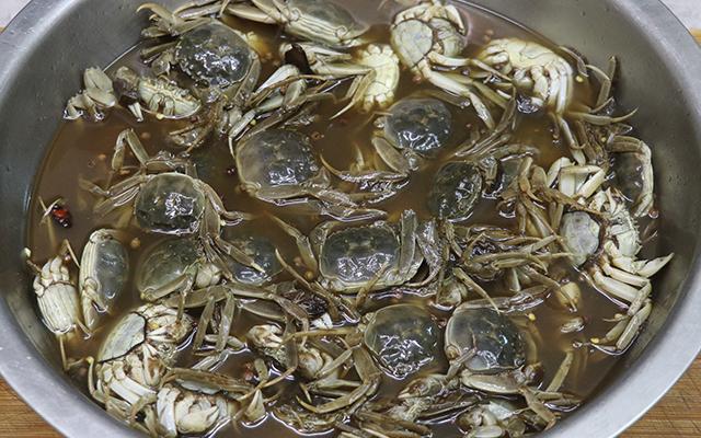 螃蟹的蘸料怎么做，清蒸螃蟹的蘸料怎么调好吃（大厨教你江南名菜醉蟹的做法）