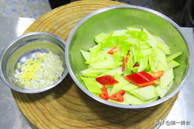 芥兰怎么炒最好吃，芥兰菜怎么炒（只需三步简单素炒）