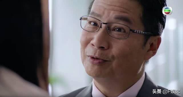 张学友的《有个人》 歌词，张学友的《有个人》（现实却每年都手写充满爱的卡片给太太）