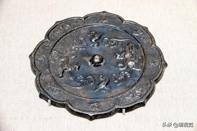 唐代铜镜拍卖价格，唐代铜镜拍卖价格北京正规的拍卖行（古代铜镜：早已照不出人脸了）