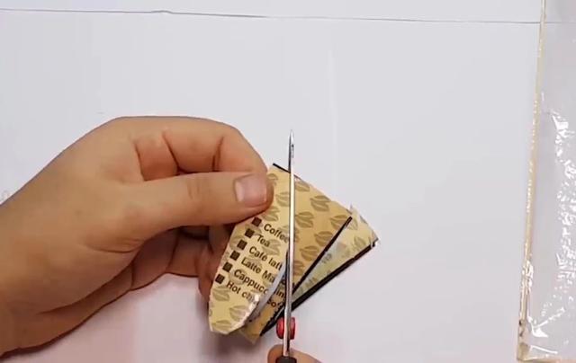 简易飞机模型制作，100个简单的科技小制作_100个简单的科技小制作视频_100个简单的科技小制作不倒翁（用竹蜻蜓原理做一个简易飞机）