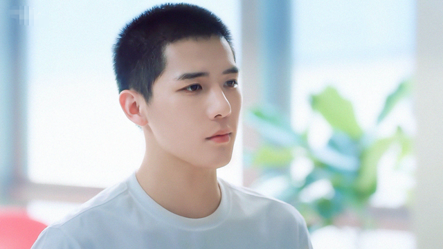 撒野来一波~，微信头像，撒野来一波~（颜值变化大疑整容）