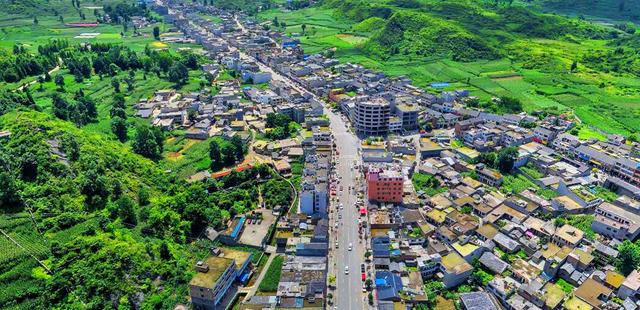 织金县猫场镇最大的村，贵州毕节织金县一个镇