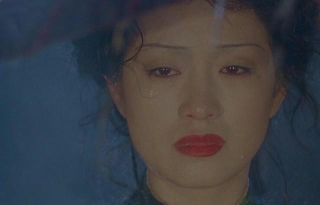 方脸怎样化妆让脸变得像瓜子脸，方形脸怎么化妆变瓜子脸（让你轻松打造高级感）