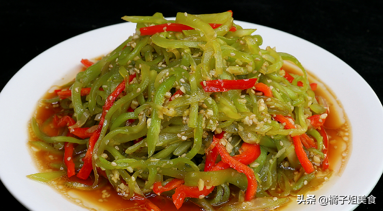 圖片[1]-【涼拌萵筍絲】做法步驟圖 脆嫩爽口 無青氣-起舞食譜網