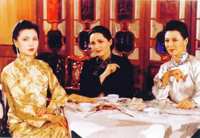 言情小说排行榜2013前十名，2013年小说排行榜言情（80年代父辈迷恋的“挂历女神”）