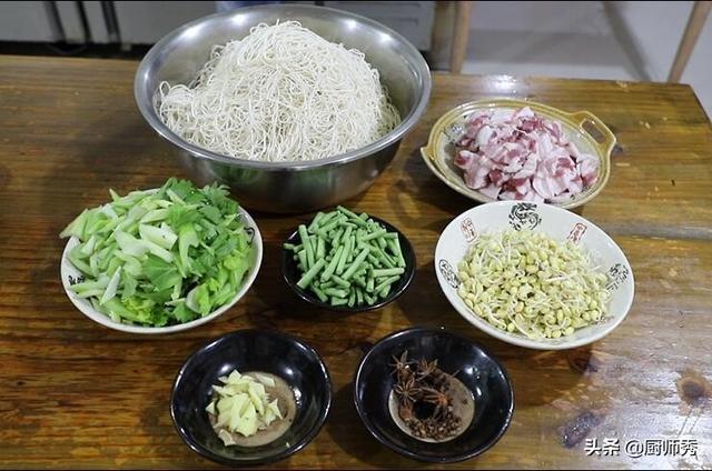 北方人最爱吃的面食做法，北方人最爱吃的面食：蒸卤面