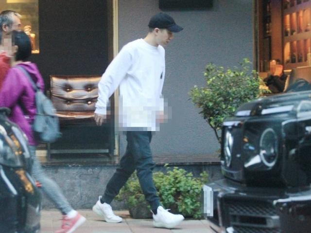 成龙儿子吸毒，成龙之子吸毒被抓+房祖名为何姓房不姓成（成龙儿子房祖名近况曝光）