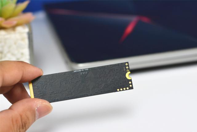 1t硬盘实际多少g，1T硬盘的实际容量是多少（固态硬盘让老式笔记本重新起飞）