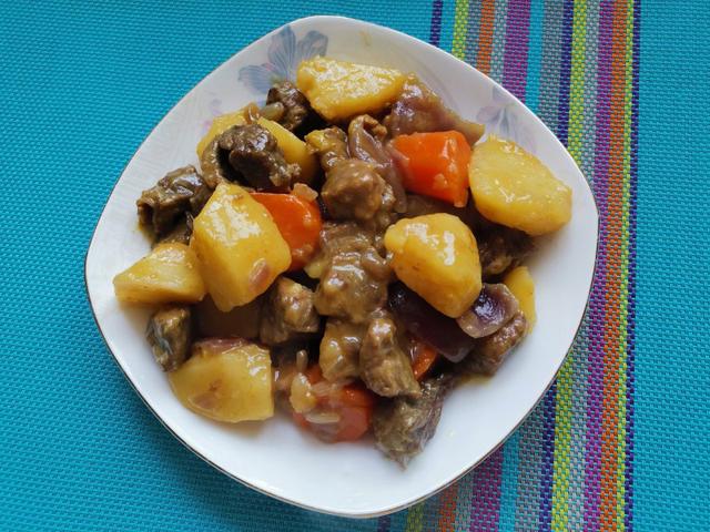 咖喱是什么东西，咖喱粉是用什么材料做成的（印度人为啥那么喜欢吃咖喱）